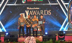 BRK_Syariah_Terima_Award_Sebagai_Bank_Mitra_Penyedia_Layanan_Pembayaran_Pajak_Daerah