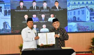 BRK_Syariah_dan_BWI_Kabupaten_Siak_Tandatangani_Nota_Kesepahaman,_dalam_Rangkaian_Launching_Program_Kota_Wakaf_1 (1)_11zon